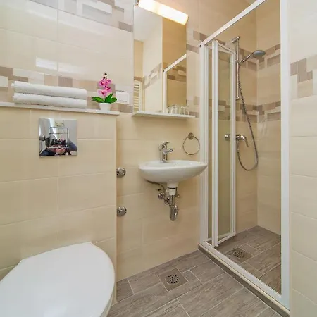 Narona 招待所 米利尼